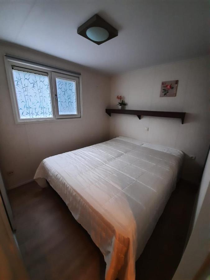 Rijs Chalet De Huismus מראה חיצוני תמונה