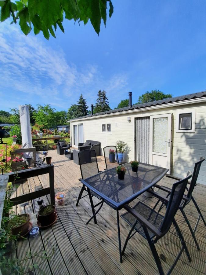 Rijs Chalet De Huismus מראה חיצוני תמונה