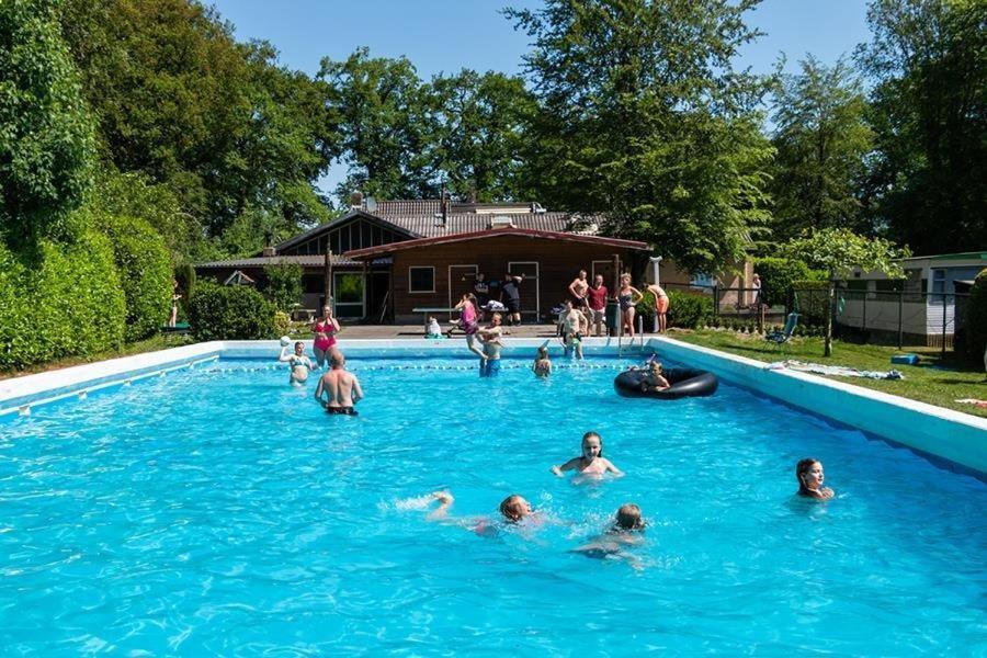 Rijs Chalet De Huismus מראה חיצוני תמונה